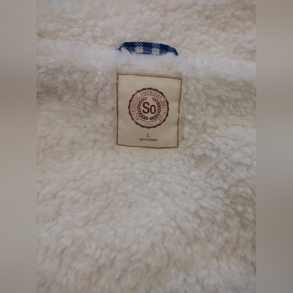 🆕️SO Sherpa Lined Puffer Vest Sz L NWOT - Picture 3 of 4